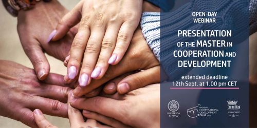 Mani sovrapposte con titolo del Master