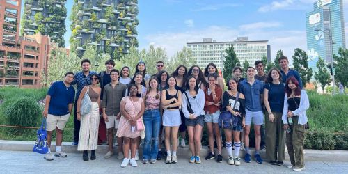 Studenti della TUFTS University di Boston in visita al Bosco verticale di Milano