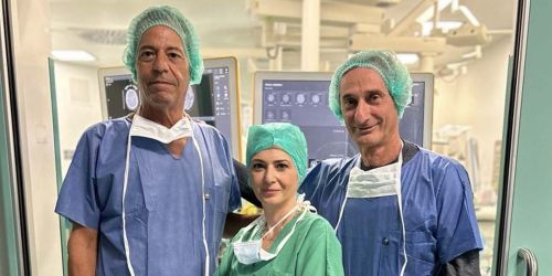 Dott. Domenico Servello, Dott.ssa Patrizia Pisano, Dott. Claudio Pacchetti in tenuta operatoria