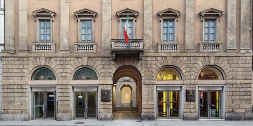 Facciata della Fondazione Banca del Monte di Lombardia a Pavia