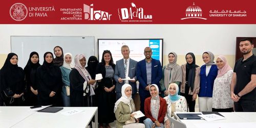 Foto dal Workshop 2023 “Digital Discoveries in Architectural Heritage: From 3D Mapping to Phygital Experiences” presso Sharjah. Al centro da sinistra Dr. Raffaella De Marco UNIPV, prof. Emad Mushtaha (Director of the Dept. Architectural Engineering, UoS), Dr. Eslam Nofal UoS