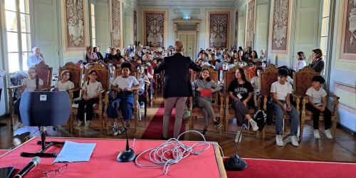 Un momento dell'evento dedicato a Giovanni Falcone con gli alunni delle classi 5^ dell’Istituto Comprensivo di Via Scopoli