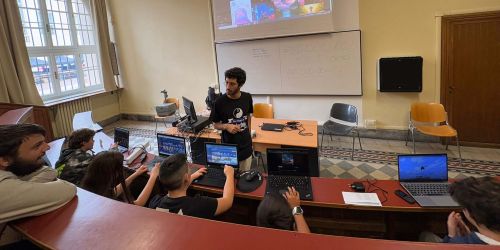 Il laboratorio di intelligenza artificiale durante l'iniziativa organizzata da CoderDojo