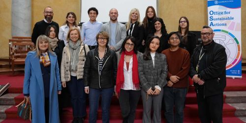 Foto di gruppo dei relatori e degli organizzatori di "Margini al centro"