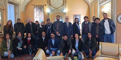 Foto di gruppo dei partecipanti all'evento "Beyond Migrations: People and Human Mobilities Across Contemporary Mediterranean History"