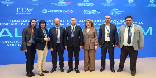 Foto di gruppo della delegazione UniPv che incontra l'Istituto di Ricerca Scientifica per l'Orticoltura, la Viticoltura e l'Enologia