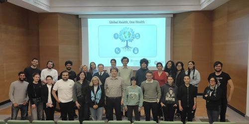 Foto di gruppo dei partecipanti e delle partecipanti al corso "Global Health, One Healt" tenutosi al Collegio Nuovo
