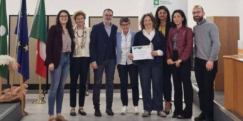 I rappresentanti UniPv presso la sede ATS Pavia con l’attestato di “Luogo di lavoro che promuove la salute” – Rete WHP Lombardia