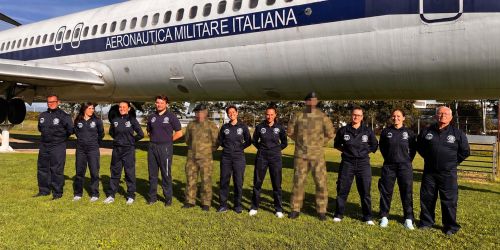 Foto di gruppo dei partecipanti alle esercitazioni presso Volandia – Parco e Museo del Volo, Malpensa.