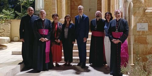 Foto di gruppo dei partecipanti all'incontro in Giordania