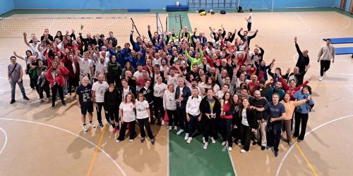 Gli atleti partecipanti al XII Campionato Nazionale ANCIU di Volley indoor a Torino