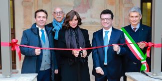 Il taglio del nastro