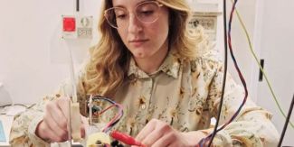 Valentina Bello durante le sue attività di ricerca