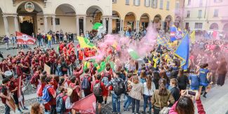 Studenti collegiali durante la XII edizione Caccia al Tesoro Intercollegiale