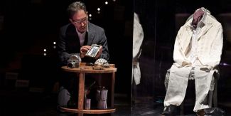 L'attore Aristide Genovese durante lo spettacolo "Un pacchetto di Gauloises"