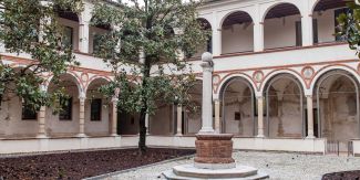 Chiostro di Palazzo San Felice