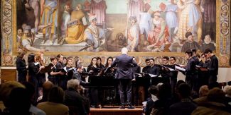 Coro del Collegio Borromeo durante un'esibizione