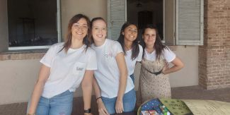 Quattro delle ricercatrici che hanno organizzato l'evento “Educazione alimentare per grandi e piccini” a Cascina Cravino