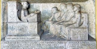 Lapide di Francesco Corti nel Cortile Volta dell'Università di Pavia