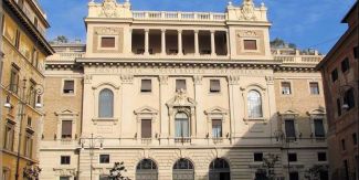 Pontificia Università Gregoriana, facciata