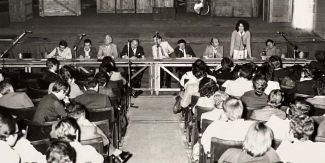 Assemblea cittadina al Teatro Fraschini nel 1973