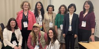 Fabiola Faini con il gruppo del simposio "Women in Renewable Energy"