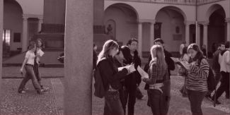 Studenti nei cortili UniPv 