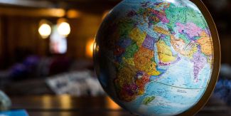 Mappamondo su scrivania