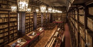 Salone Teresiano Biblioteca Universitaria di Pavia, visto dall'alto