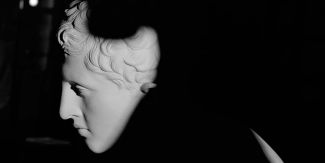 Dettaglio della statua di Hermes del Museo di Archeologia UniPv