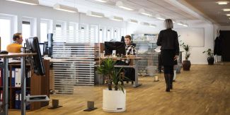 Impiegati al lavoro in ufficio