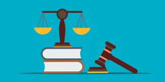 Disegno di bilancia della giustizia appoggiata su due libri, di fianco un martelletto da giudice