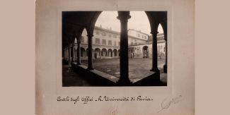 Foto storica del Cortile del Leano dell'Università di Pavia