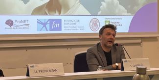 Il Dott. Umberto Provenzani durante il convegno all'IRCCS Mondino di Pavia