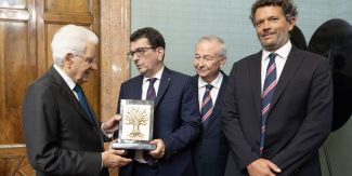 Palazzo del Quirinale, 15/09/2025. Il Presidente della Repubblica Sergio Mattarella con Francesco Svelto, Rettore dell'Università di Pavia, Gianluigi Marseglia, Professore ordinario UniPv, e Alessandro Venturi, Presidente della Fondazione IRCCS Policlinico San Matteo di Pavia.