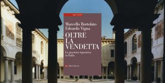 Copertina libro "Oltre la vendetta". Sullo sfondo cortile interno del Collegio Ghislieri