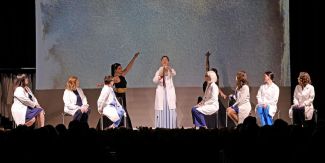 Foto di scena dello spettacolo "Le Medichesse": un momento dello spettacolo