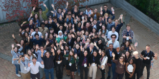 Foto dall'alto degli studenti che hanno partecipato all'EC2U Student Event 2025 a Pavia