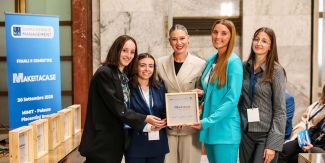 Il team UniPv risultato vincitore nella competizione "Make It a Case"