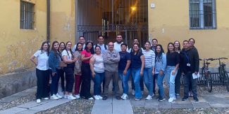 I medici e gli infermieri salvadoregni con il prof. Gian Battista Parigi (al centro)