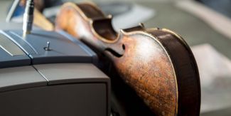 Il violino settecentesco di Lorenzo Storioni sottoposto alle analisi nel Laboratorio  Arvedi di Diagnostica Non Invasiva