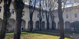 Chiostro di Palazzo San Felice, sede del Dipartimento di Scienze Economiche e Aziendali UniPv