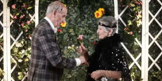 Due dei protagonisti che hanno partecipato allo spettacolo teatrale dei residenti de Il Paese Ritrovato