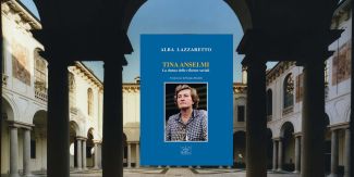 Copertina del libro "Tina Anselmi. La donna delle riforme sociali", sullo sfondo il chiostro interno del Collegio Ghislieri