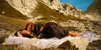 Fotogramma dal mediometraggio "Oltre la pelle"