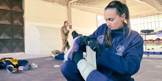 Esercitazioni mediche durante le lezioni del Master in Medicina Tattica