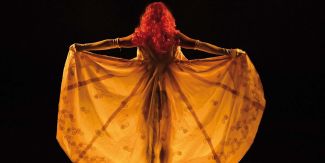 Carmine Maringola durante la rappresentazione de "La scortecata"