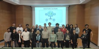 Foto di gruppo dei partecipanti e delle partecipanti al corso "Global Health, One Healt" tenutosi al Collegio Nuovo