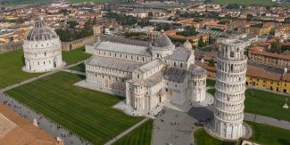 Piazza dei Miracoli a Pisa vista dall'alto
