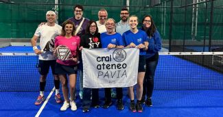 Gli atleti e le atlete del Cral Ateneo Pavia che hanno partecipato al torneo di padel.